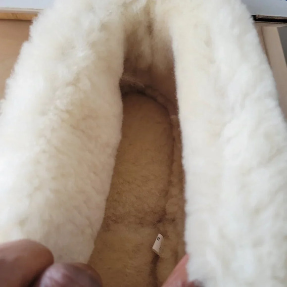 COPY - NWT- 100% GENUINE MEN’S AUSTRALIAN SHEEPSKIN SLIPPERS - (Men’s Size 12) - Picture 9 of 13